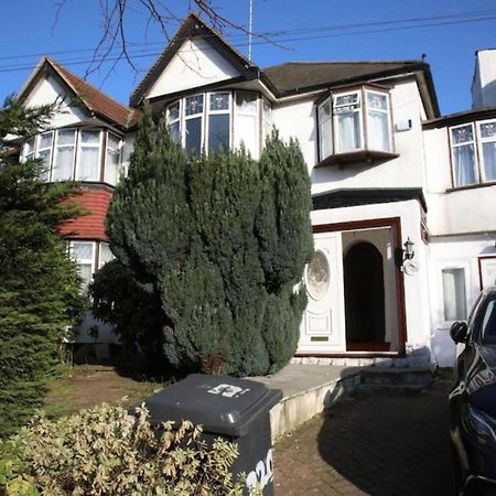 Oyo Timi Holiday Homes ロンドン エクステリア 写真